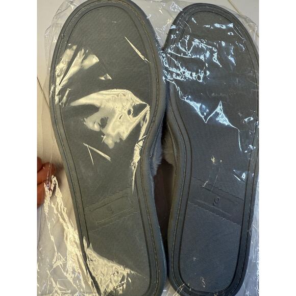 Joyfolie Mia Joy Tianna Pom Slippers in Light Gray Women’s Size 9 - Picture 5 of 6